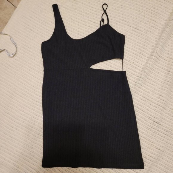 NWOT side cut out mini dress by Sopie Rue - Picture 2 of 7